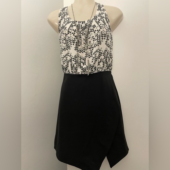 Silk printed top, asymmetric skirt dress - Picture 2 of 5